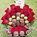 Arreglos Florales y Fresas con Chocolate Deluxe Exclusivo