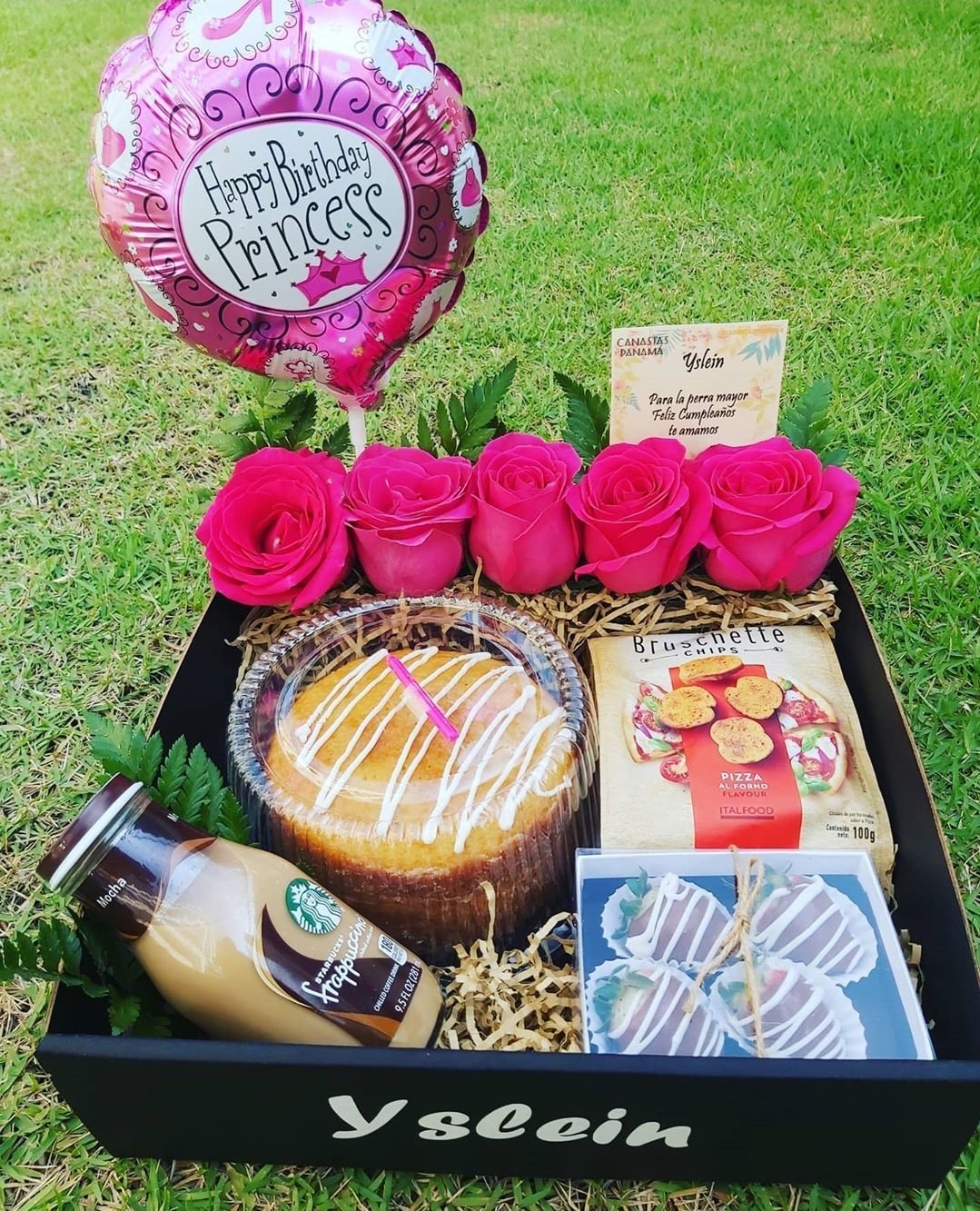 CF-005-1.jpg Arreglos Florales y Fresas con Chocolate Premium Exclusivo - Imagen 1