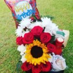 Arreglos Florales y Fresas con Chocolate Premium Exclusivo
