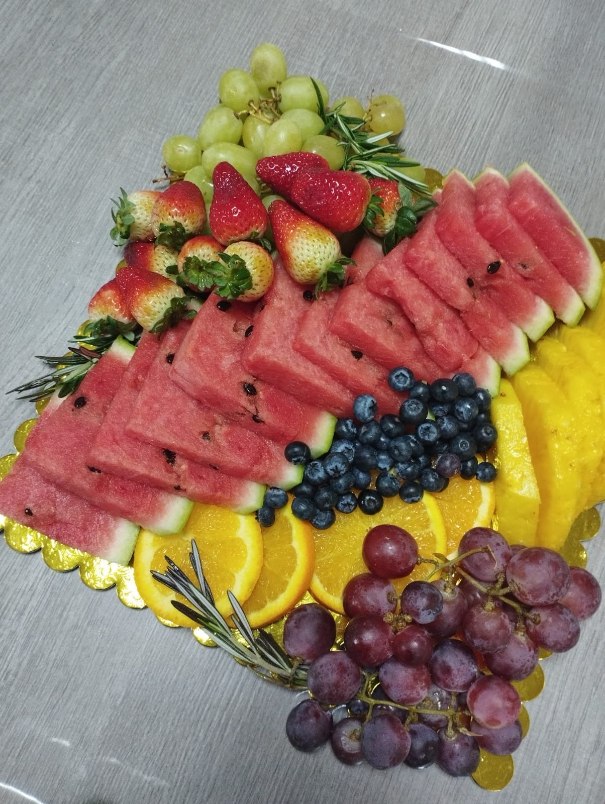 WhatsApp-Image-2024-01-26-at-1.23.29-PM.jpeg Bandeja de Boquitas mixtas de frutas - Imagen 1