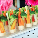Shots de vegetales con hummus